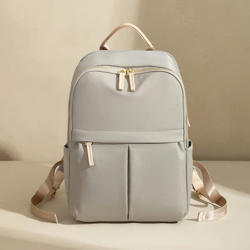 Sac-a-dos-femme-ordinateur-gris-clair-DailyPack